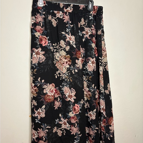 Dresses & Skirts - Floral Black Skirt